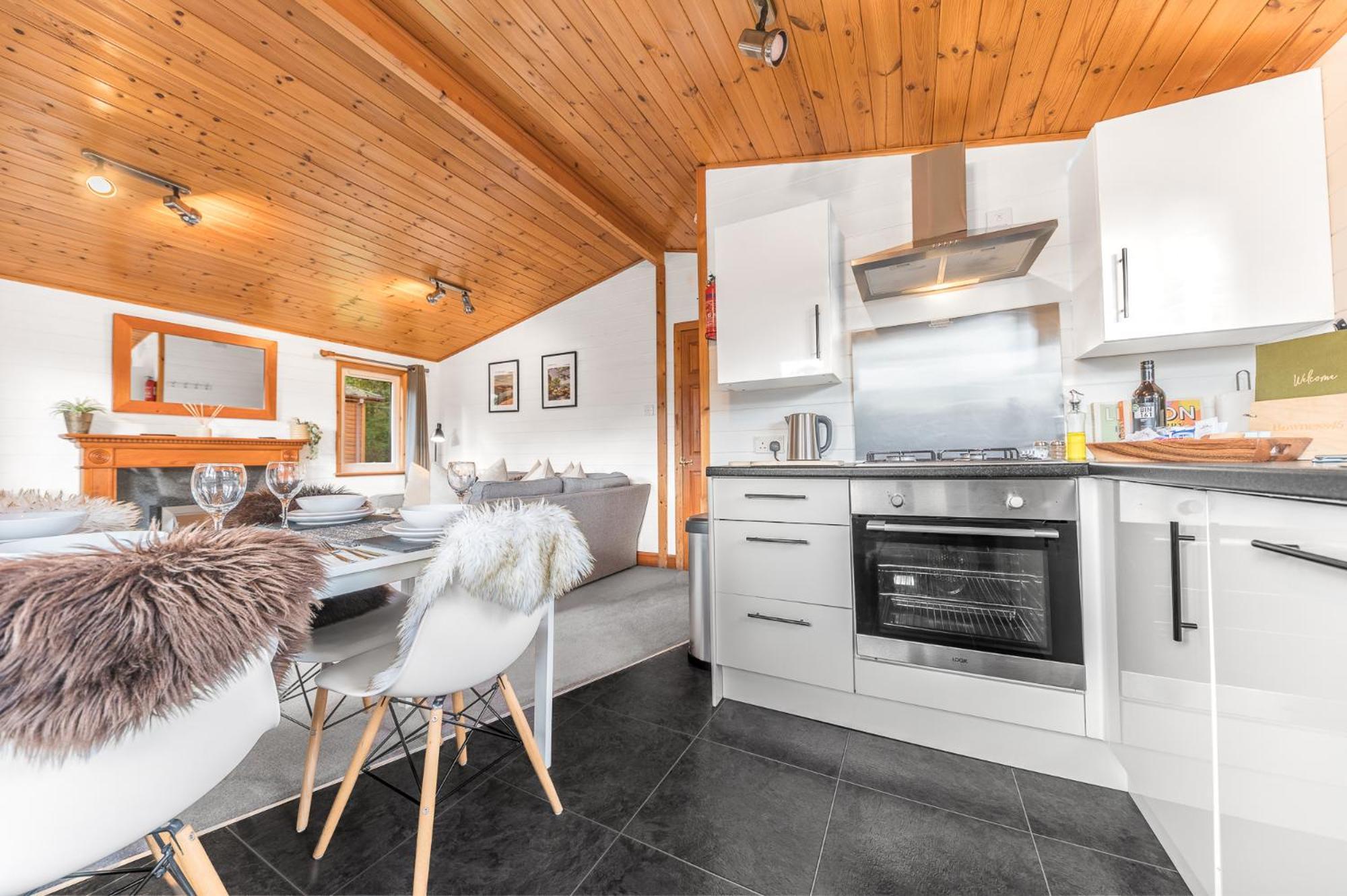 Bowness 45 - 2 Bedroom Lake Windermere Lodge 외부 사진